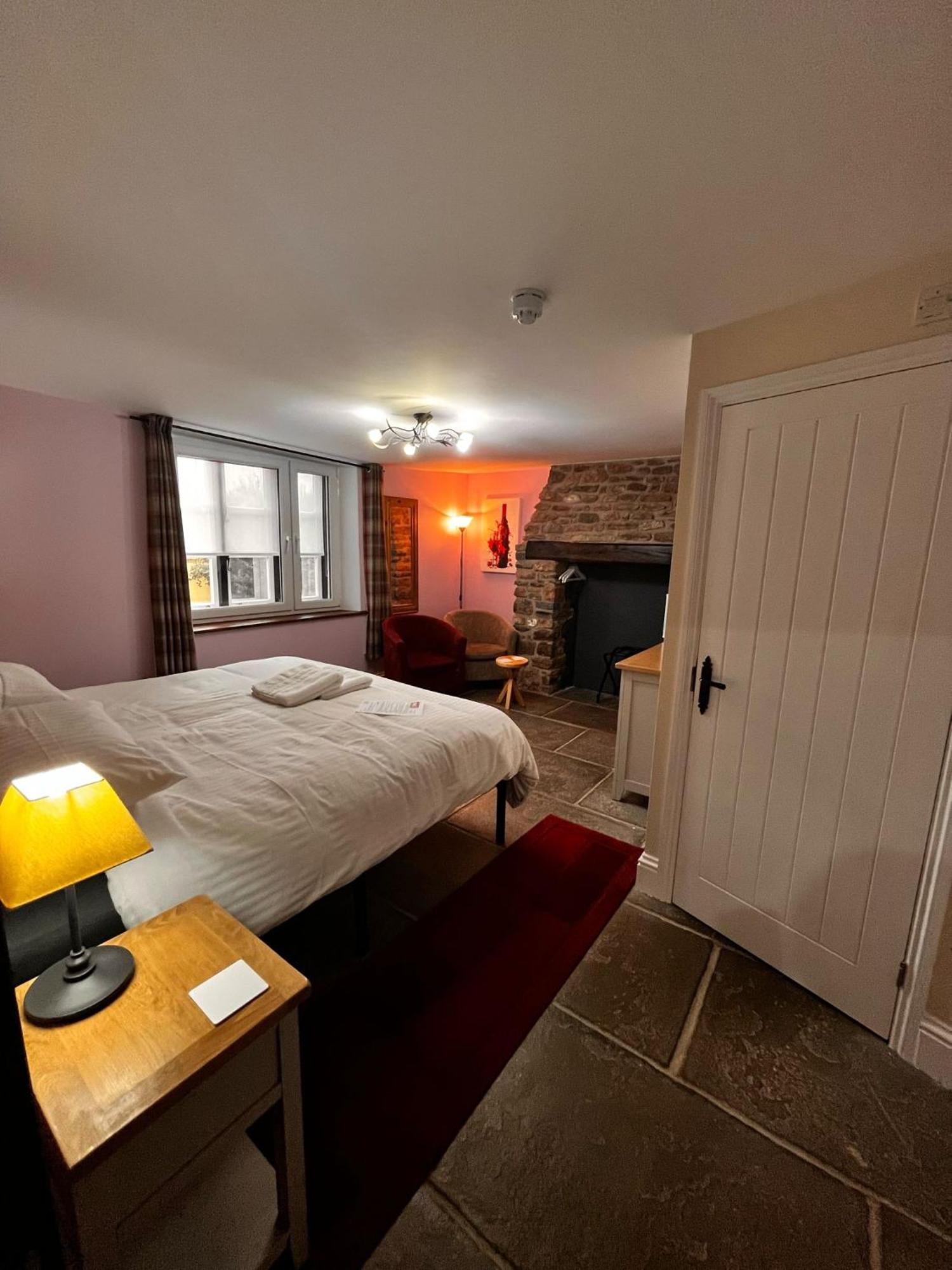 Bed and Breakfast Old Manor House Axbridge Екстер'єр фото