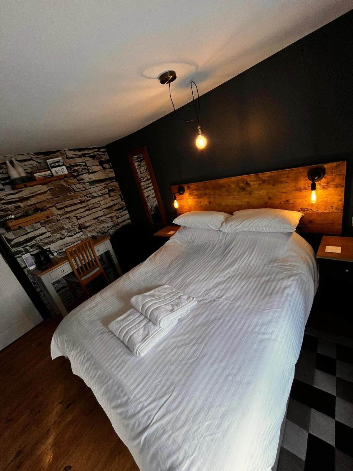 Bed and Breakfast Old Manor House Axbridge Екстер'єр фото